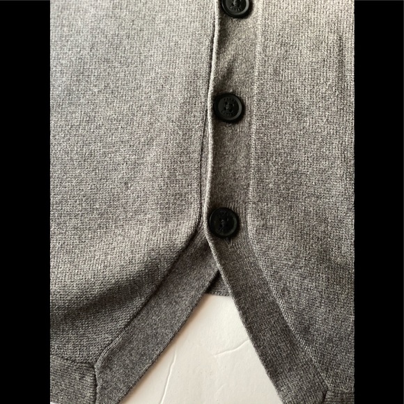 ** SOLD** Perry Ellis Grey Vest - Picture 3 of 4
